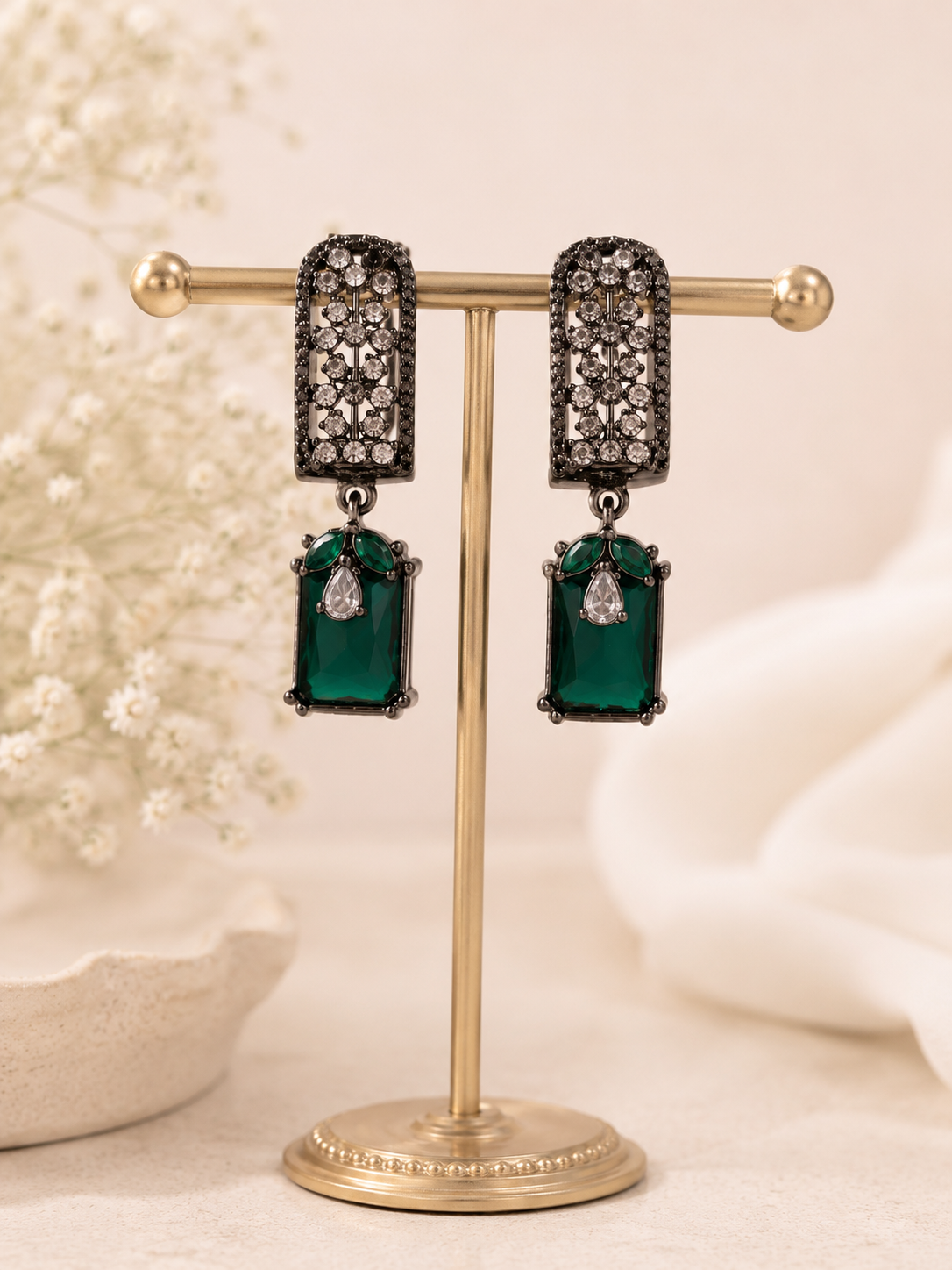 💚 Vedaaa Emerald Luxe Crystal Drop Earrings